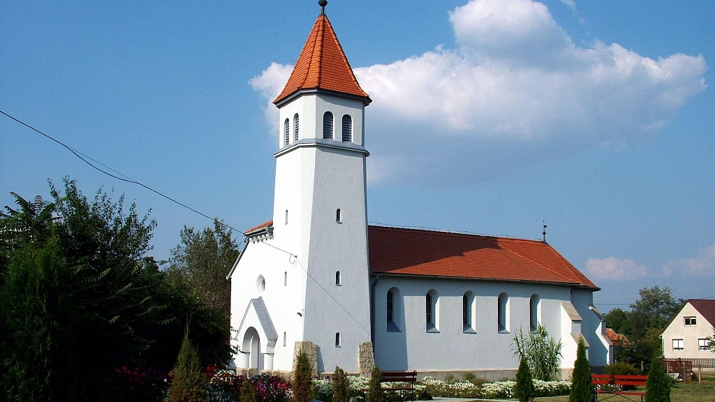 Hálaadó istentisztelet és emlékmű avatás a nyírtéti református templomban