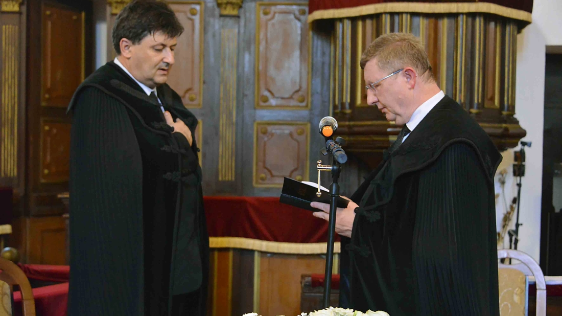 Beiktatták Demeter Ottó békési esperest