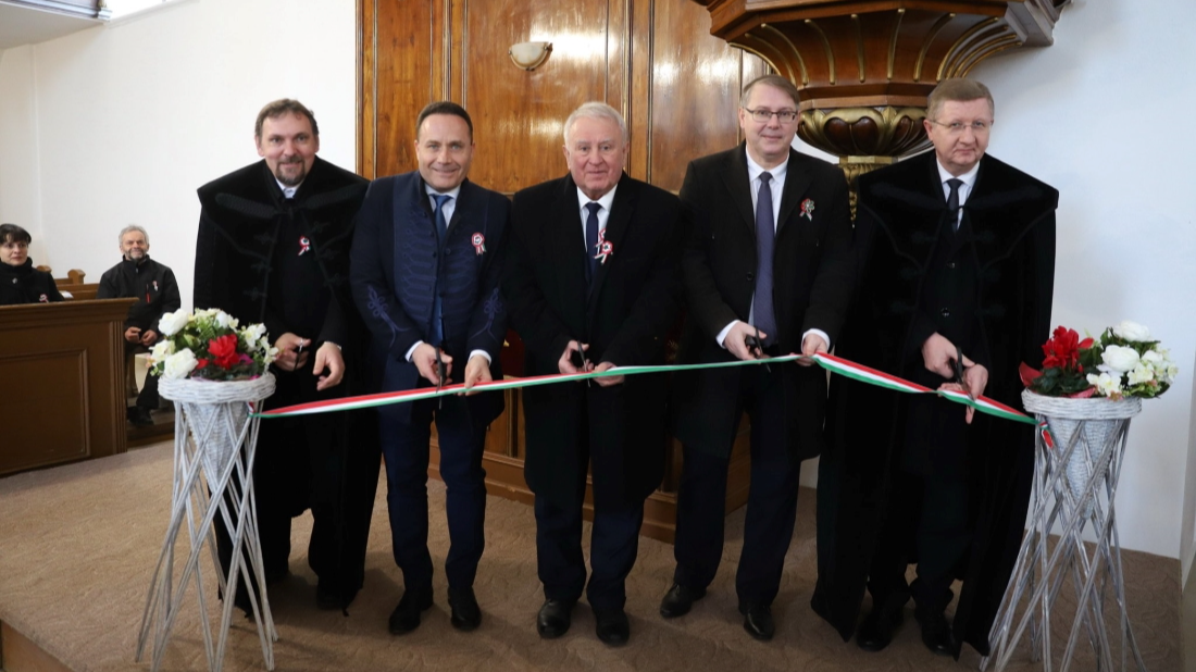 „Olyan múltunk legyen, amelyből érlelődik a jövő” - Hálaadó Istentisztelet a Sarkad-Belvárosi Református Templom felújításáért