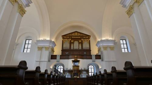 Beregszászi színészek előadását láthatjuk a Református Nagytemplomban