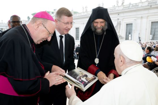 Fekete Károly püspök Rómában