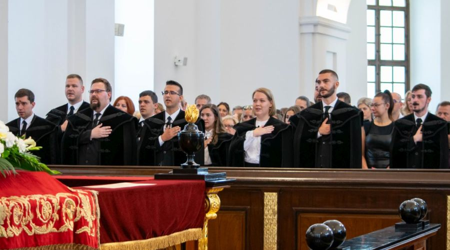 A fenti és a lenti összekötése – tanévzárás a Debreceni Református Hittudományi Egyetemen