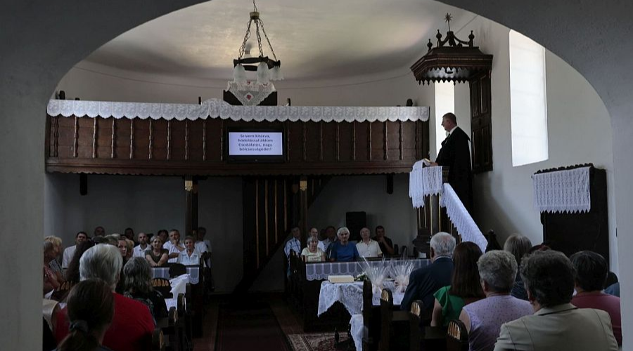 Kövek és élő kövek a Sarkadkeresztúri Református Egyházközség ünnepén