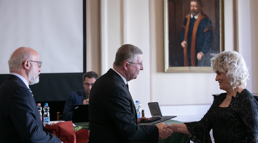 Pedagógusokat díjazott a Tiszántúli Református Egyházkerület