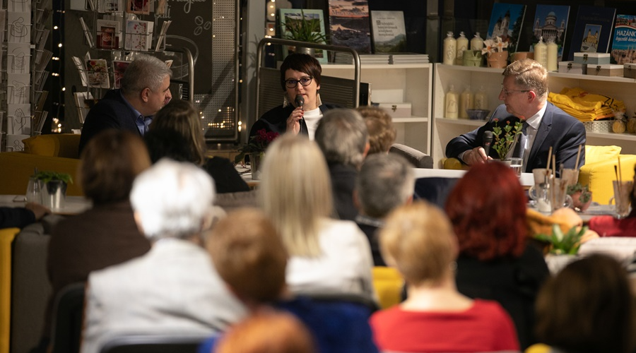 „Megtart, immár 25 éve és azt gondolom, én is tartom őt”