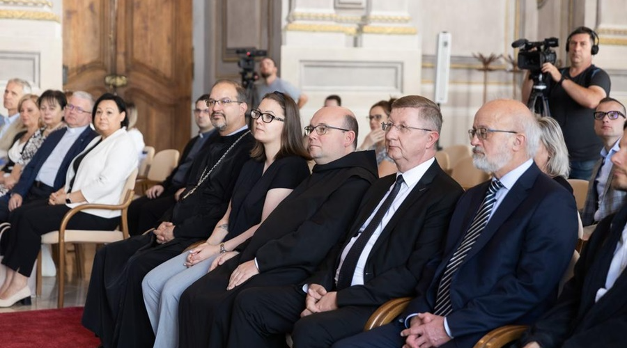Egyházkerületünkkel együttműködésben indul vallásturisztikai szakirányú továbbképzés az egri egyetemen
