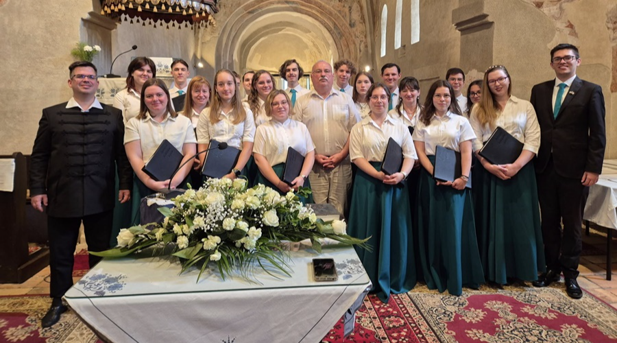 Húsz fellépést tervez az új tanévben a Debreceni Kollégiumi Kántus