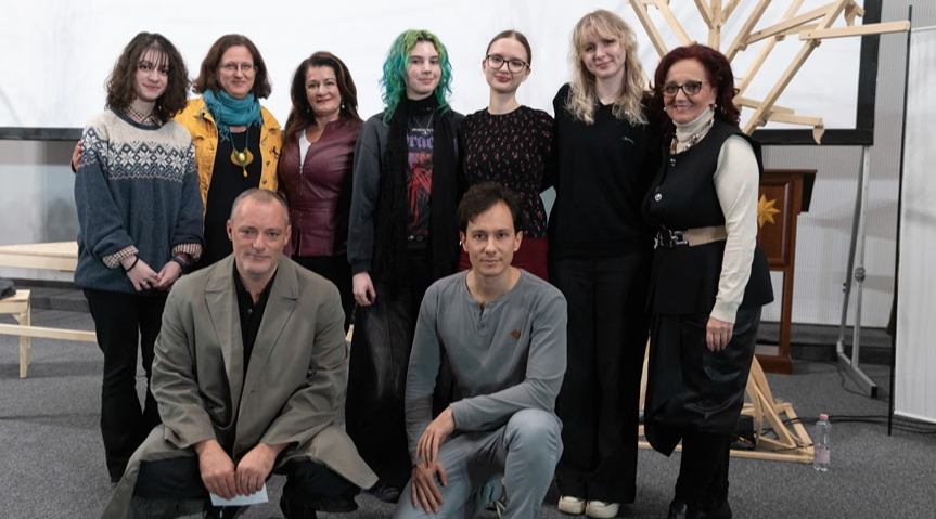 Debrecenben játszották a Medveles című előadást