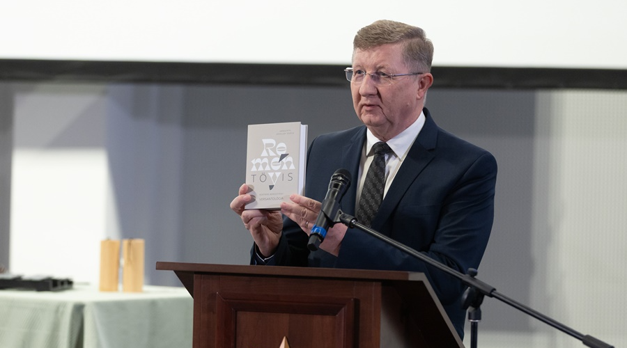 A Reménytövis – Kortárs keresztény versantológiát mutatták be Debrecenben