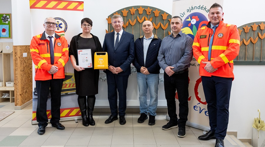 Újabb református intézmény lett Élet Mentő Pont Debrecenben