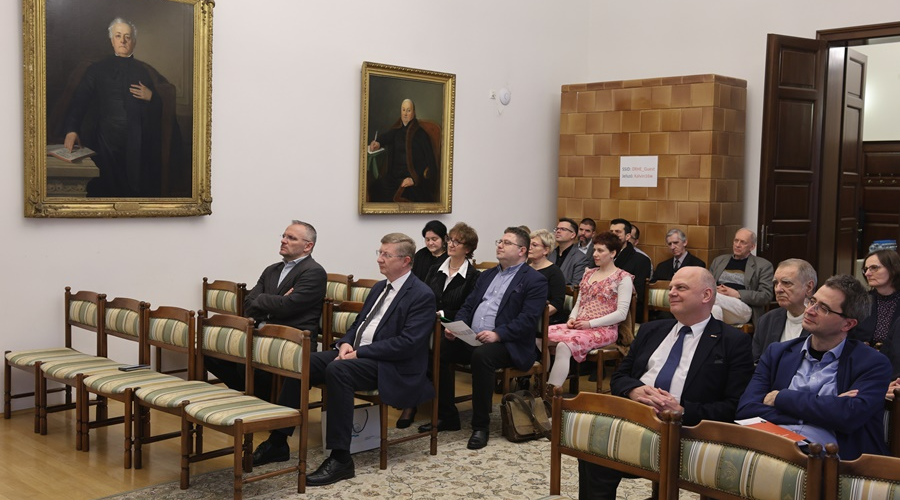 Öt könyvet mutatott be az egyházkerület és a Debreceni Református Hittudományi Egyetem