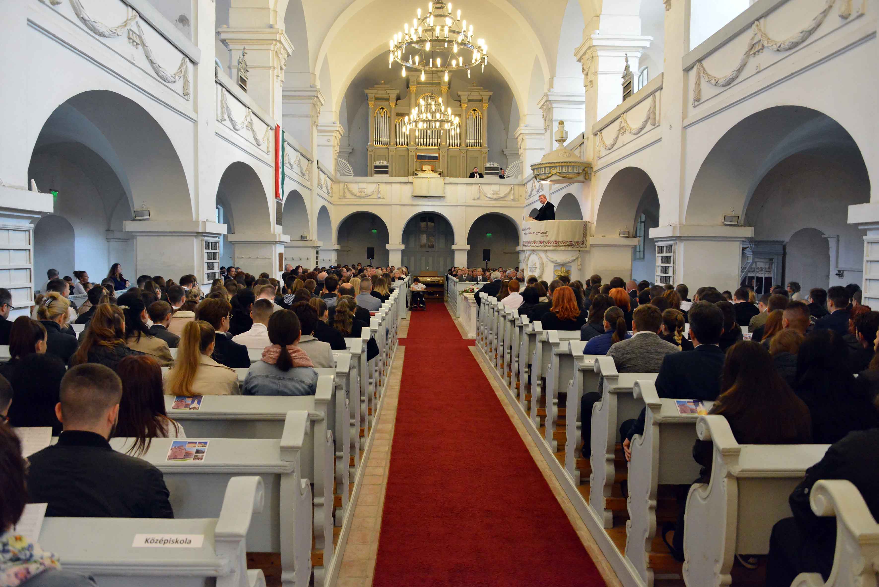 Ünnepi istentisztelet Kisújszálláson