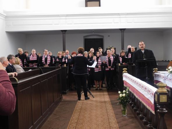 Hálaadó istentisztelet Esztárban
