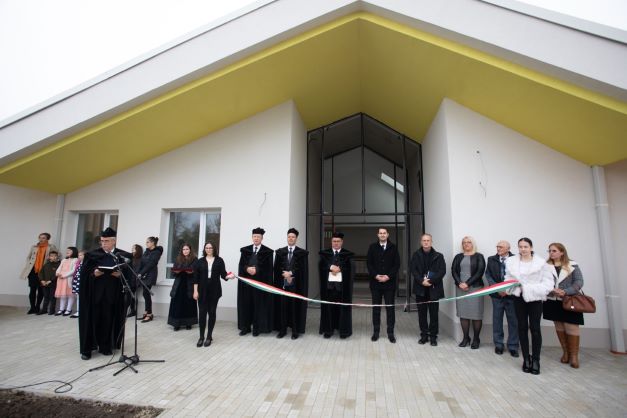 Hálaadó ünnepi istentisztelet a Tégláskertben
