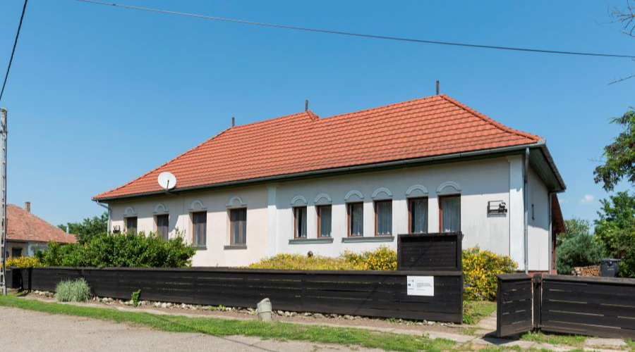 Egyházi szálláshelyeket adtak át Nyírbátorban és Csengersimán!