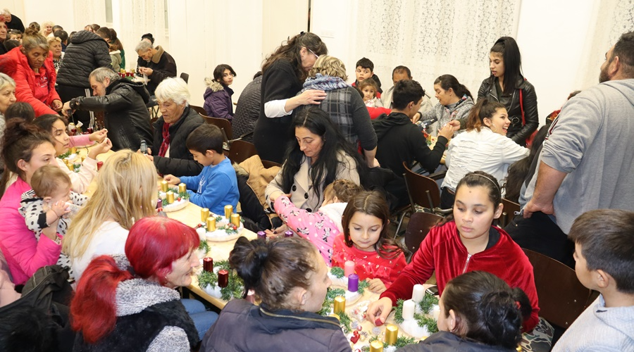Adventi hálaadó ünnepséget tartott az egyházkerületi Cigánymisszió