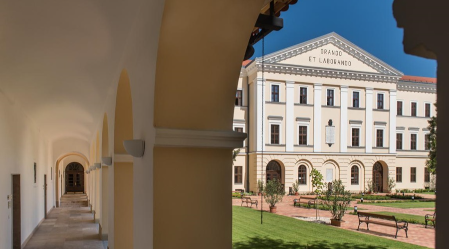 Nyílt napon mutatkozik be a Debreceni Református Hittudományi Egyetem