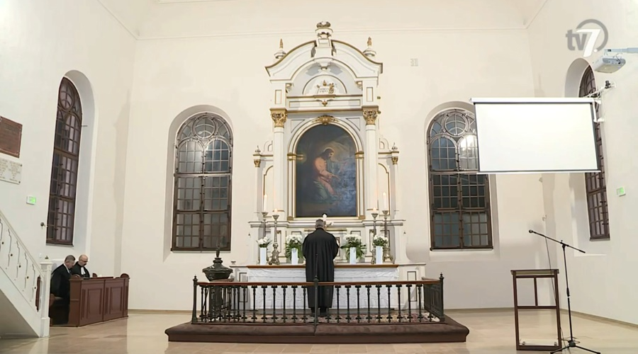 Kifosztottból felebarát