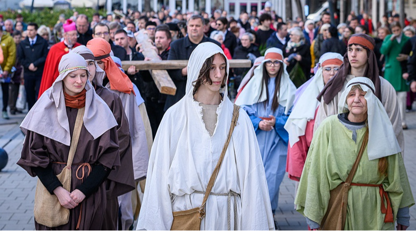 Ökumenikus körmenettel emlékeznek Debrecenben a virágvasárnapra