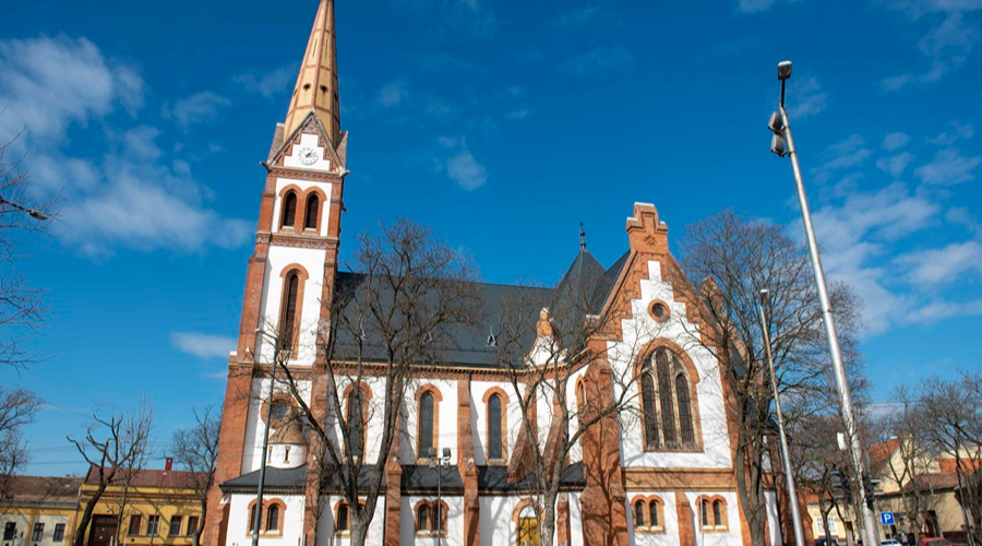Angol nyelvű istentiszteleteket tartanak egy debreceni templomban
