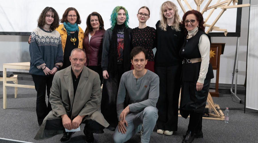 Debrecenben játszották a Medveles című előadást - fotók