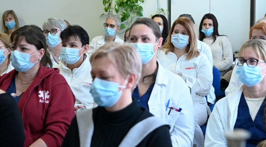 Egyházkerületi támogatással díjazták a legszebb adventi díszkivilágítást a debreceni kórházban