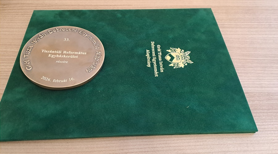 A Debreceni Egyetemen vehettek át elismeréseket református vezetők